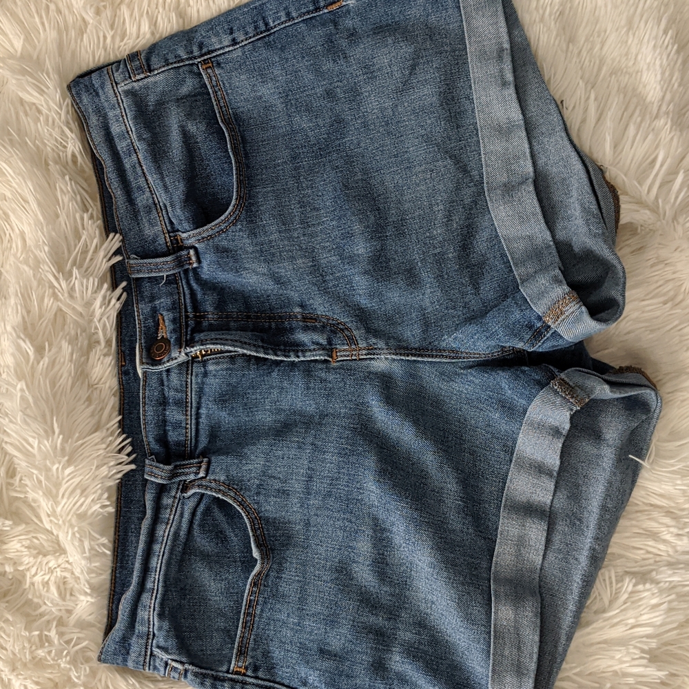 🏵️ 3 FOR $10🏵️ Old Navy Mid-Rise Boyfriend Jean Shorts for Women 3-inch inseam
